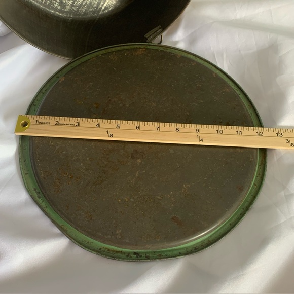 Vintage Yellow Cake Carrier - Picture 6 of 16